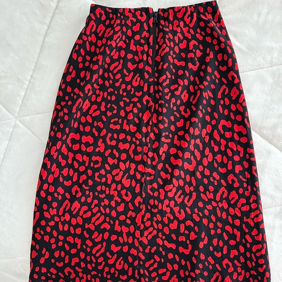 Alice and Olivia midi cheetah skirt - Picture 3 of 3